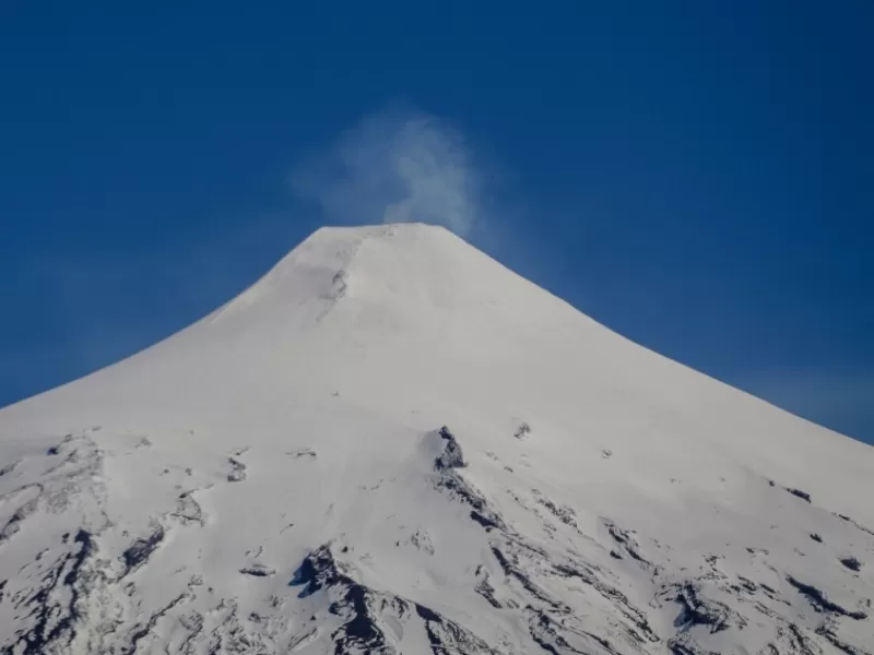 Alerta por cambio en el volcán Villarrica: vuelven las clases presenciales y se reabre el parque nacional