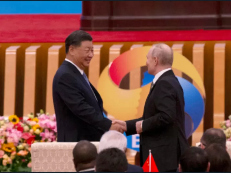 China apoya "el desarrollo estable de Rusia bajo el liderazgo de Putin".