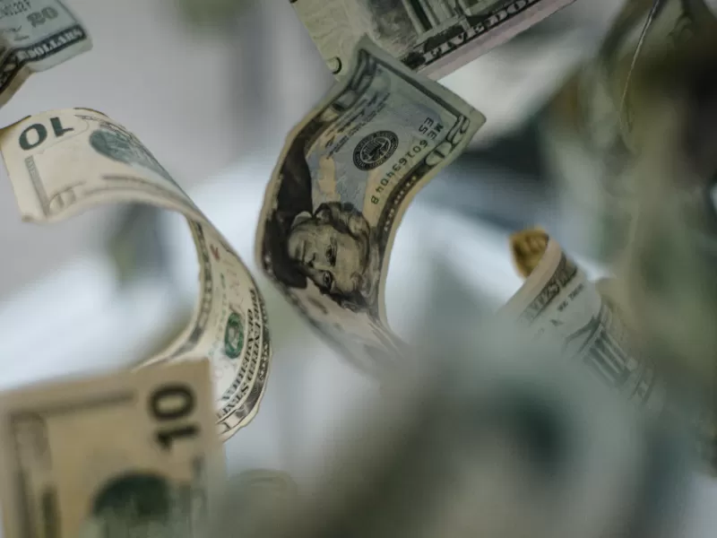 El dólar sube $14 en la sesión previa al anuncio de tasas del Banco Central de Chile