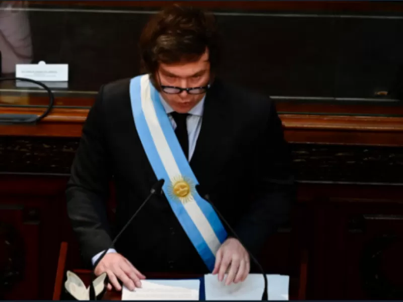 El Gobierno argentino critica el rechazo del Senado al "megadecreto" del Presidente Javier Milei.
