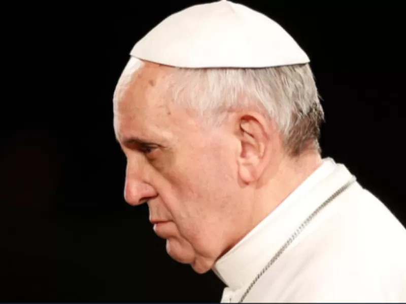 El Vaticano se pronuncia contra el cambio de sexo y los vientres de alquiler: "Atentan contra la dignidad".