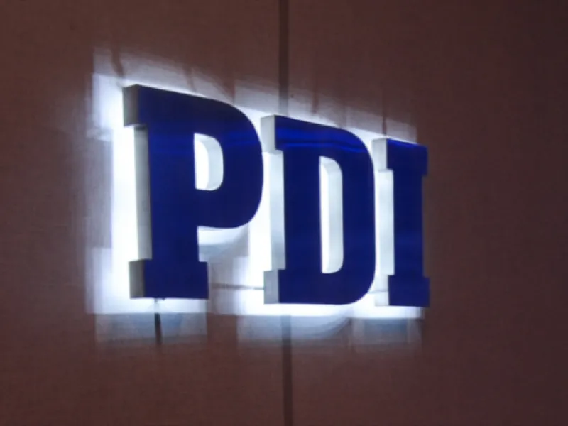 **La expolicía con disautonomía pelea tras ser cesada, estando cerca de su jubilación.**