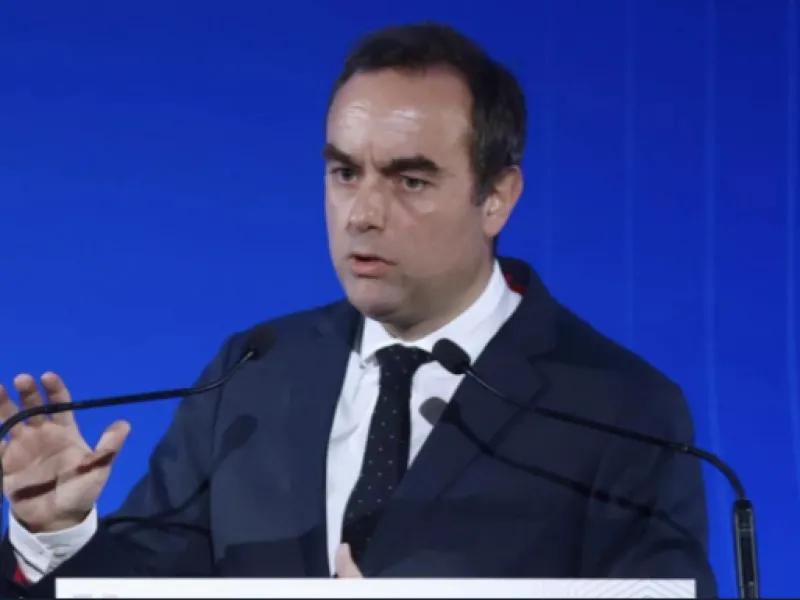 Macron designa al ministro de Defensa, Sébastien Lecornu, como nuevo primer ministro de Francia