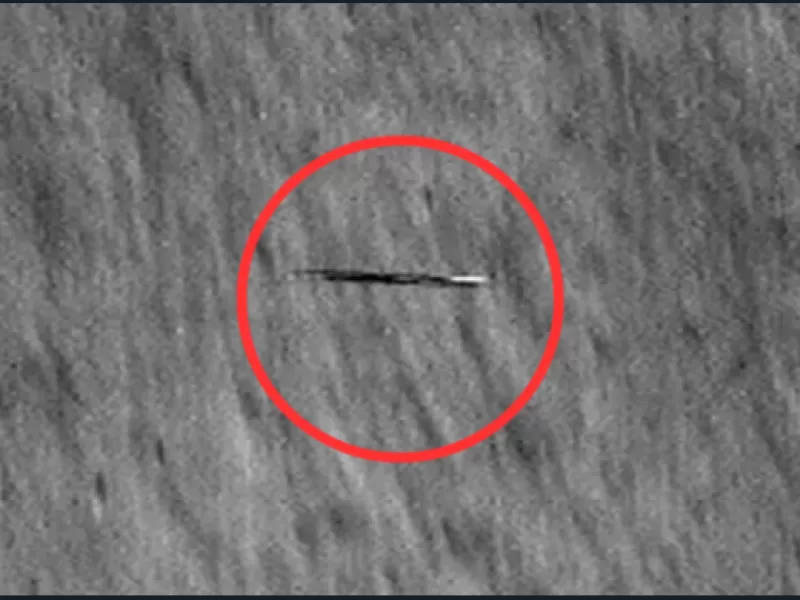 Una sonda espacial de la NASA capta un misterioso objeto que gira rápidamente alrededor de la Luna